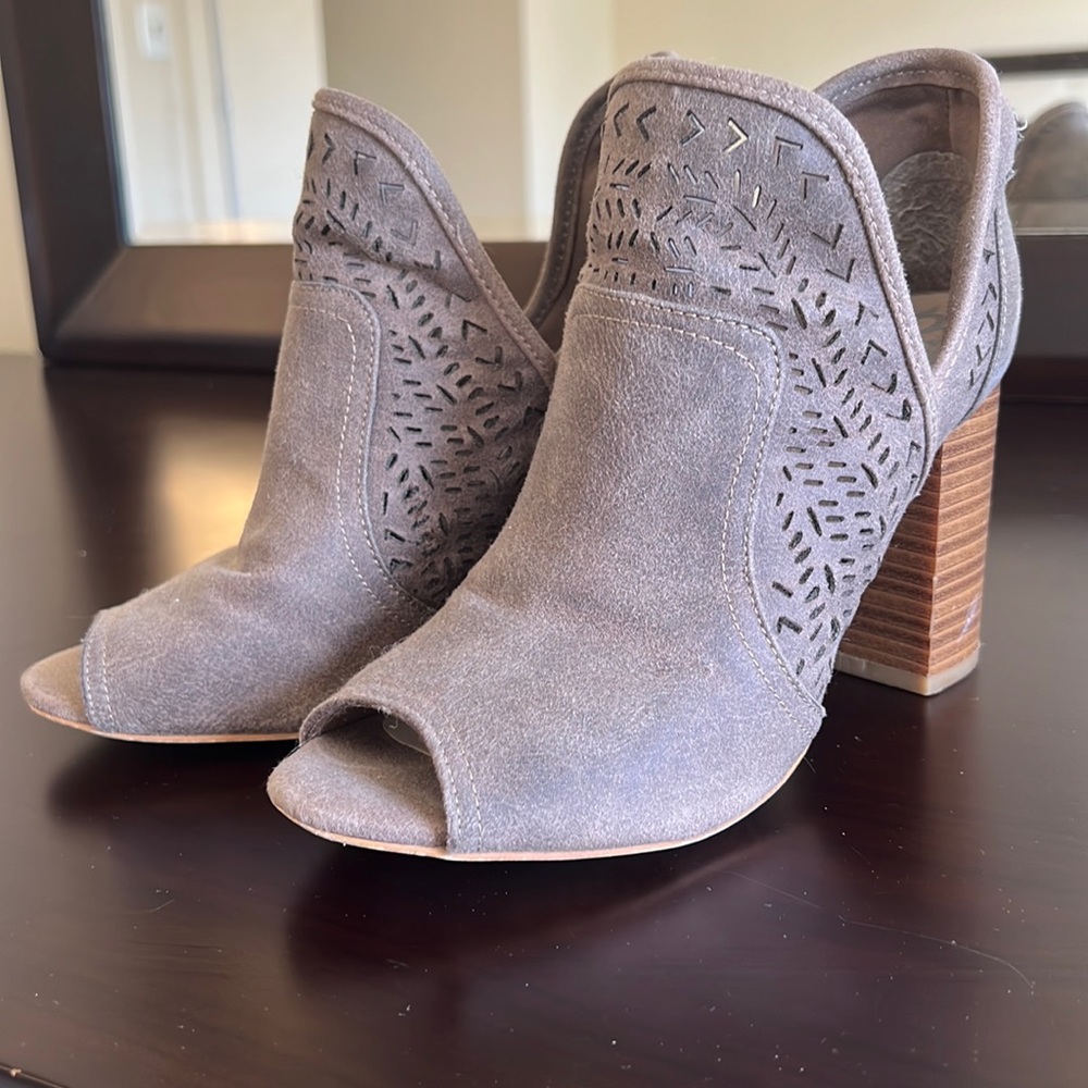 Fergalicious by Fergie open toe bootie, tan suede, size 5.5